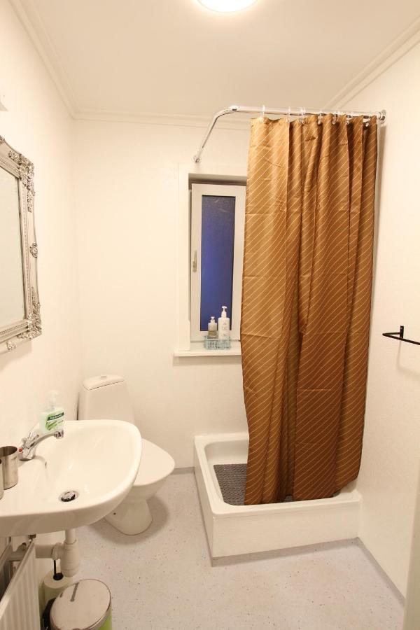 Modern Apartment Near Beach, Marina & City Centre توئِسهون المظهر الخارجي الصورة